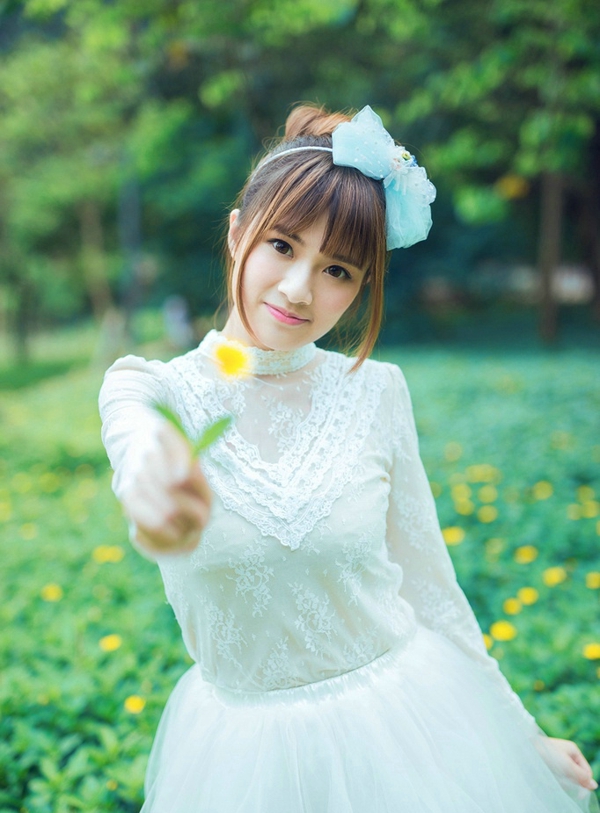 关中强军，早已闻名天下，哪怕严颜自信，也不会以同等兵力去与魏延打，这一次直接点兵八千出战，也是为了挫动魏延锐气。